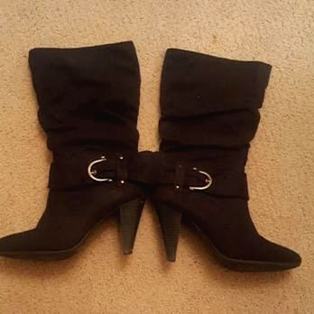 Apt 9 black dress boot. Size 8.5